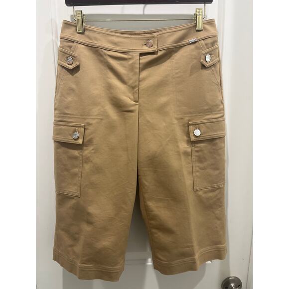 St. John Shorts Women's Solid Beige Bermuda Long Cargo Pocket Classic Sz 6 - Picture 1 of 7